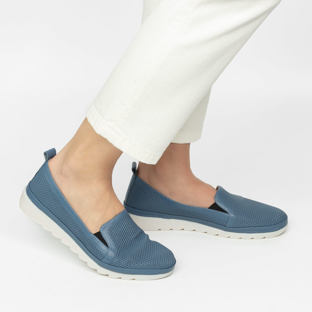 Believer Legitimate America Pantofi comozi dama din piele naturala DiAmanti Charo albastru denim - DiAmanti.ro Believer Legitimate America Pantofi comozi dama din piele naturala DiAmanti Charo albastru denim - DiAmanti.ro